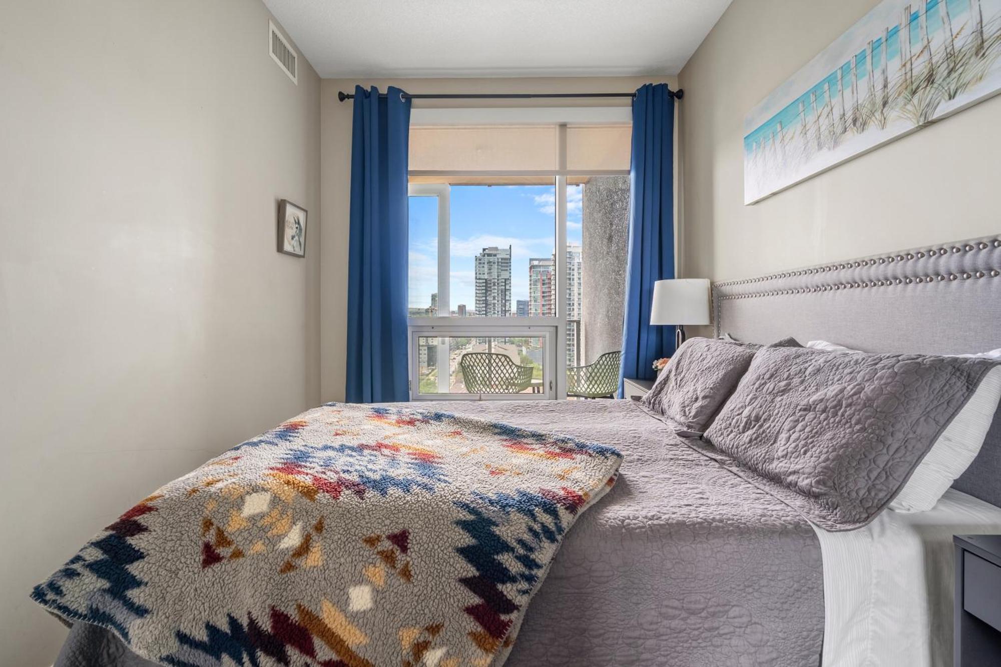 YYC City Centre Retreat - 1Br Condo With Desk מראה חיצוני תמונה