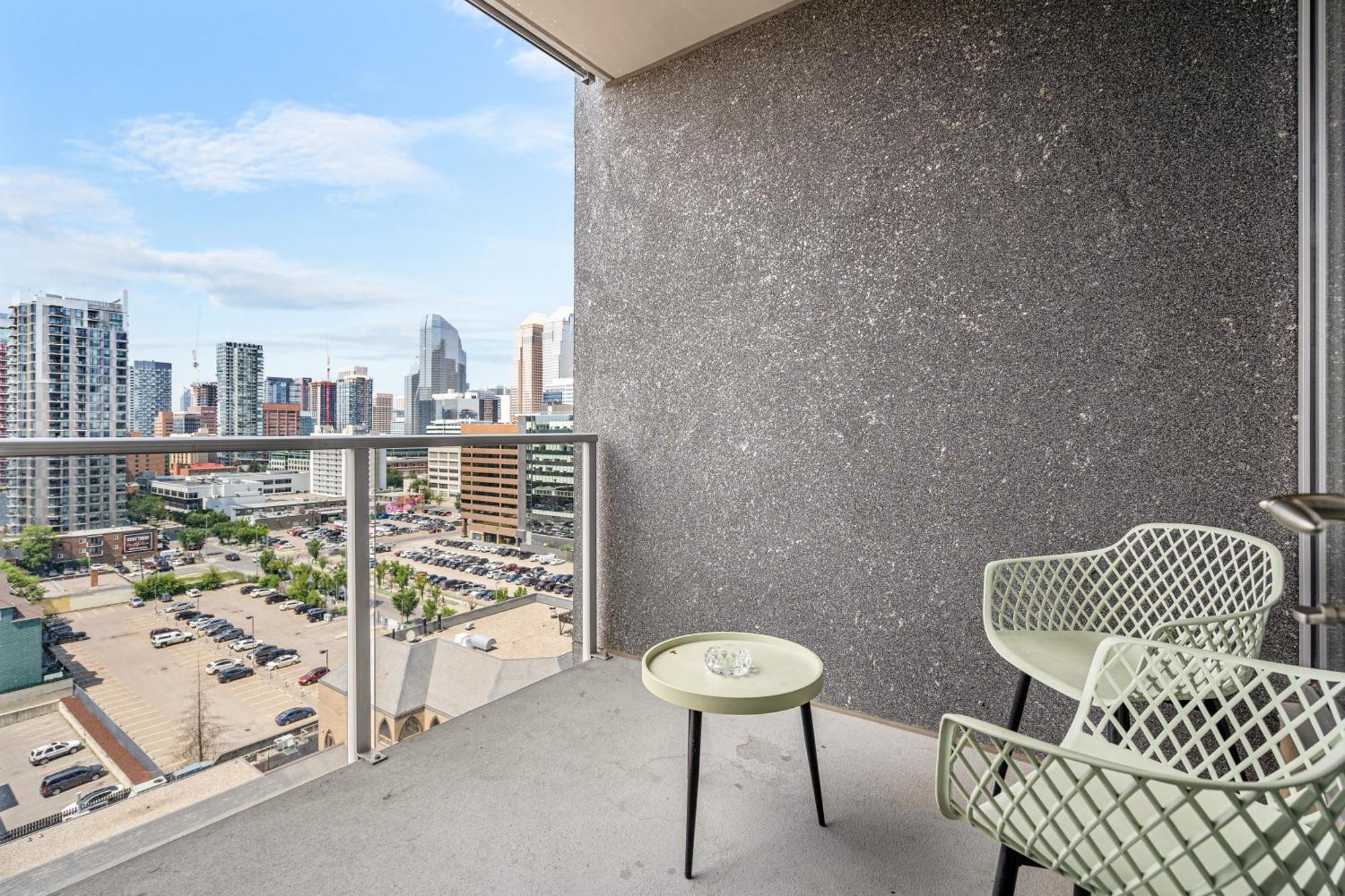 YYC City Centre Retreat - 1Br Condo With Desk מראה חיצוני תמונה